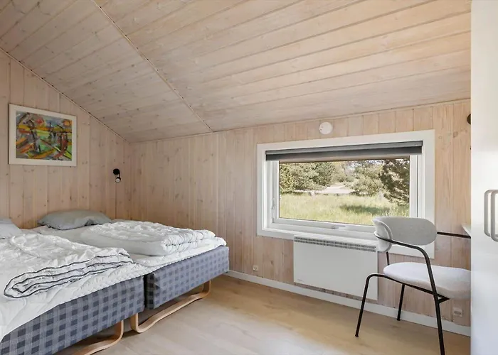 1405-aakirkeby-holsteroddevej-22 *